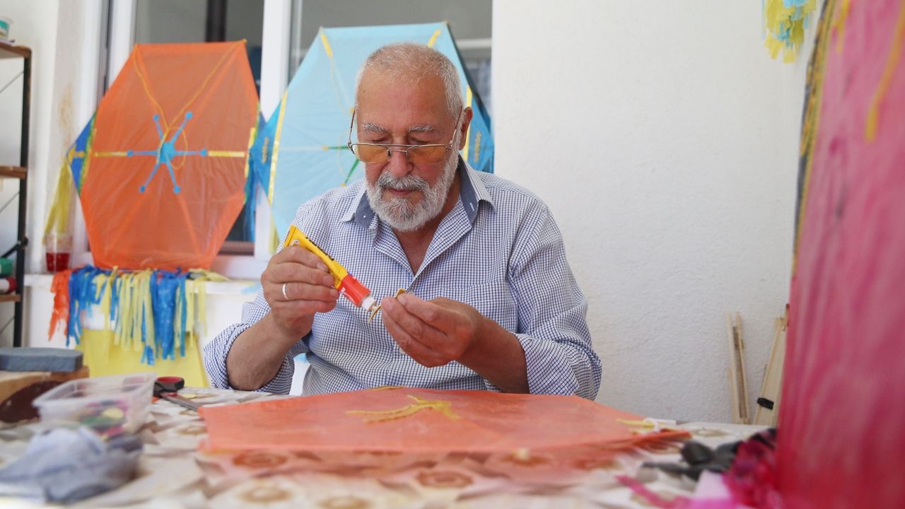Mehmet Mor Uçurtma (2)