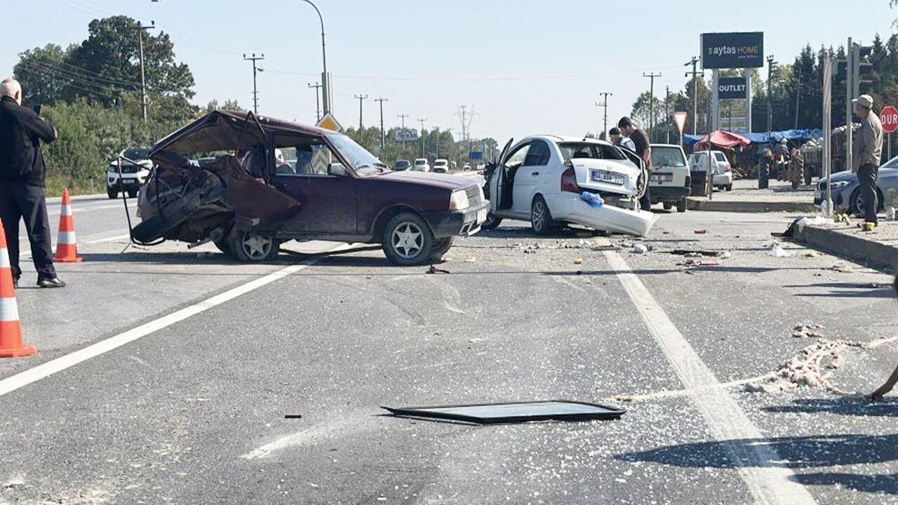 Sakarya Kastamonu Plakalı Feci Kaza (1)
