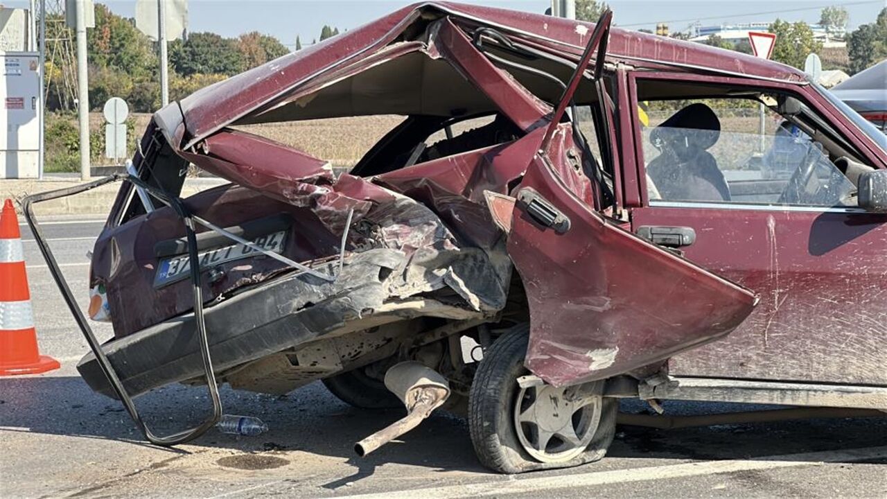 Sakarya Kastamonu Plakalı Feci Kaza (5)