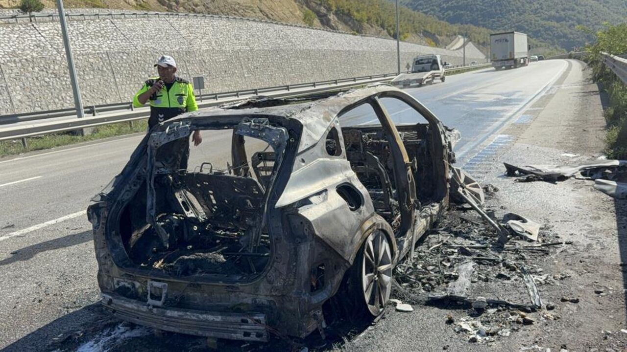 Samsun Otomobil Alev Topuna Döndü (3)