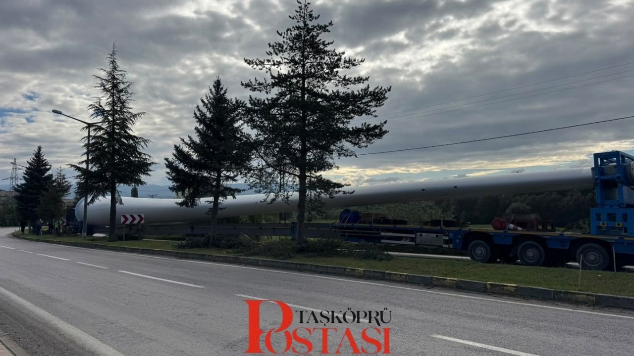 Sinop’a Giden Dev Kanatlar Taşköprü Trafiğini Aksattı (3)