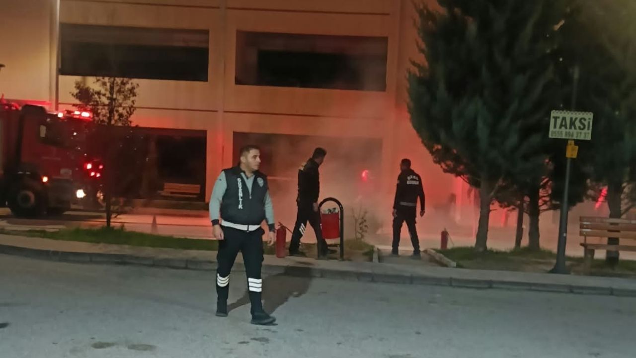Son Dakika Kastamonu'da Hastane Önünde Alevler Yükseldi! (3)