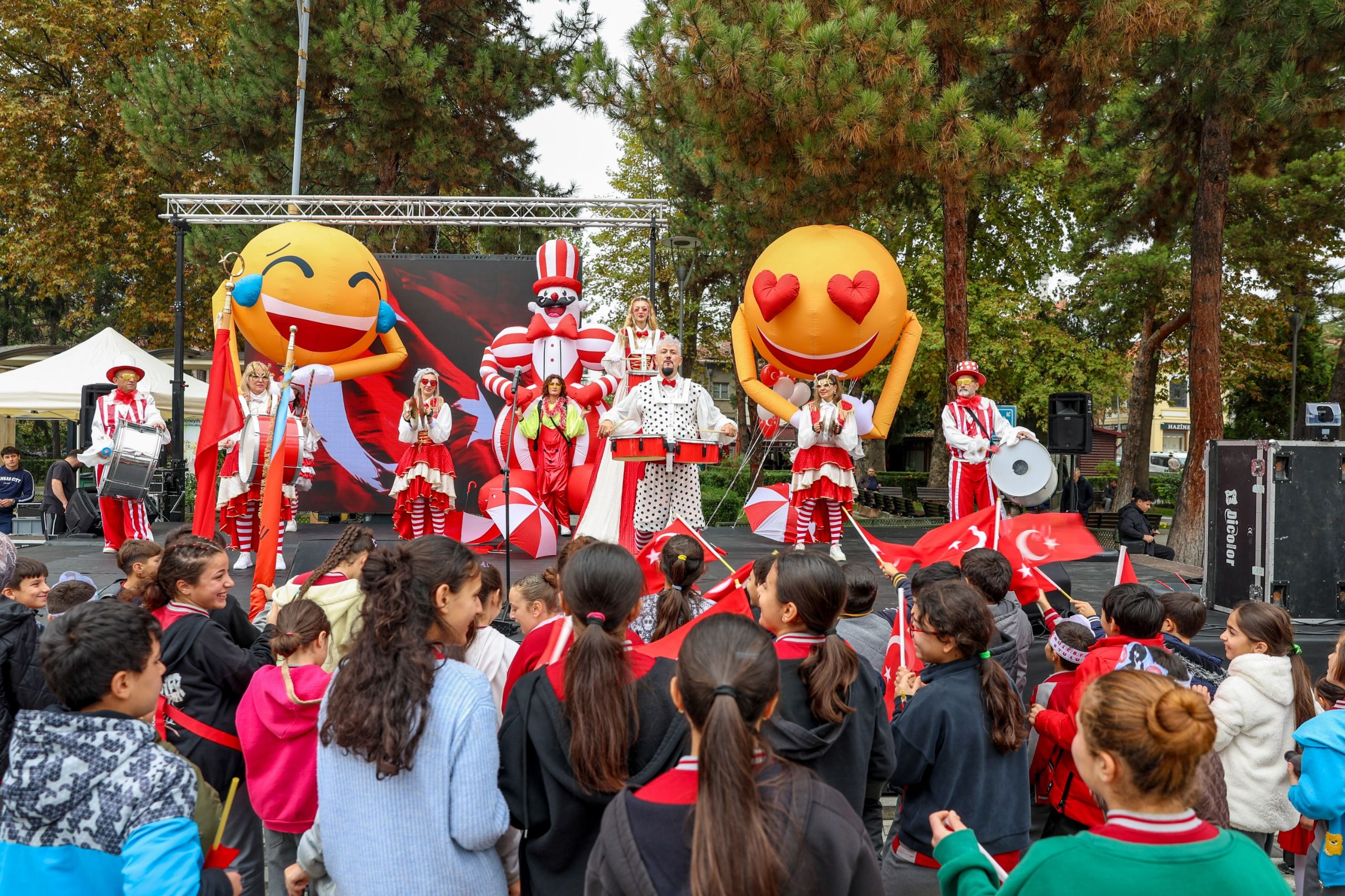Taşköprü De Çocuklar Için Cumhuriyet Eğlencesi (6)