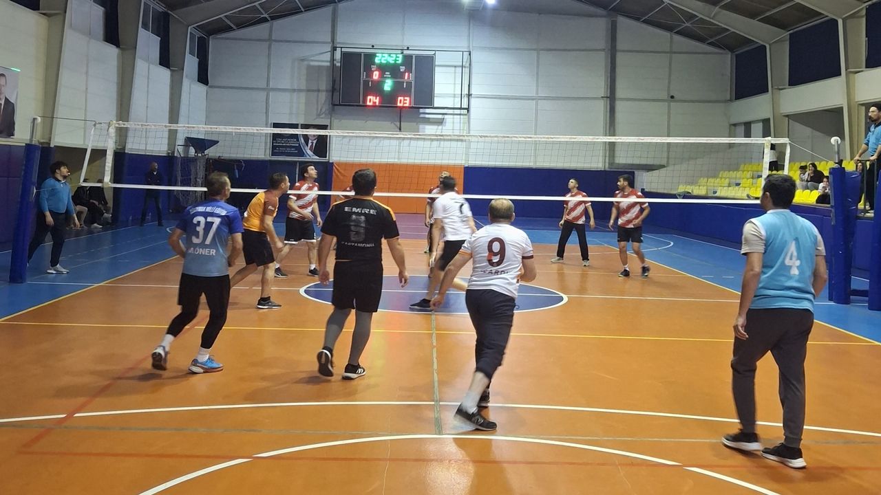 Taşköprü Voleybol Turnuvası Şampiyon (3)