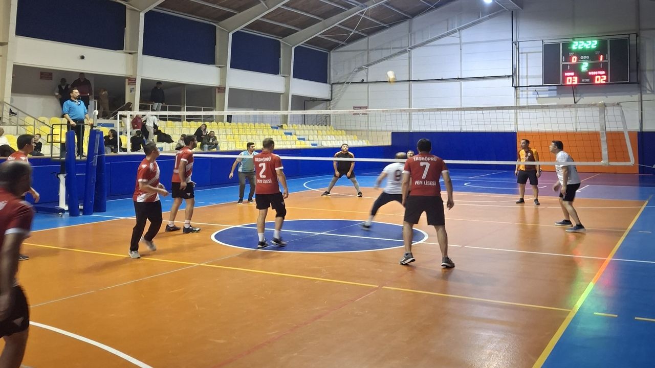 Taşköprü Voleybol Turnuvası Şampiyon (5)