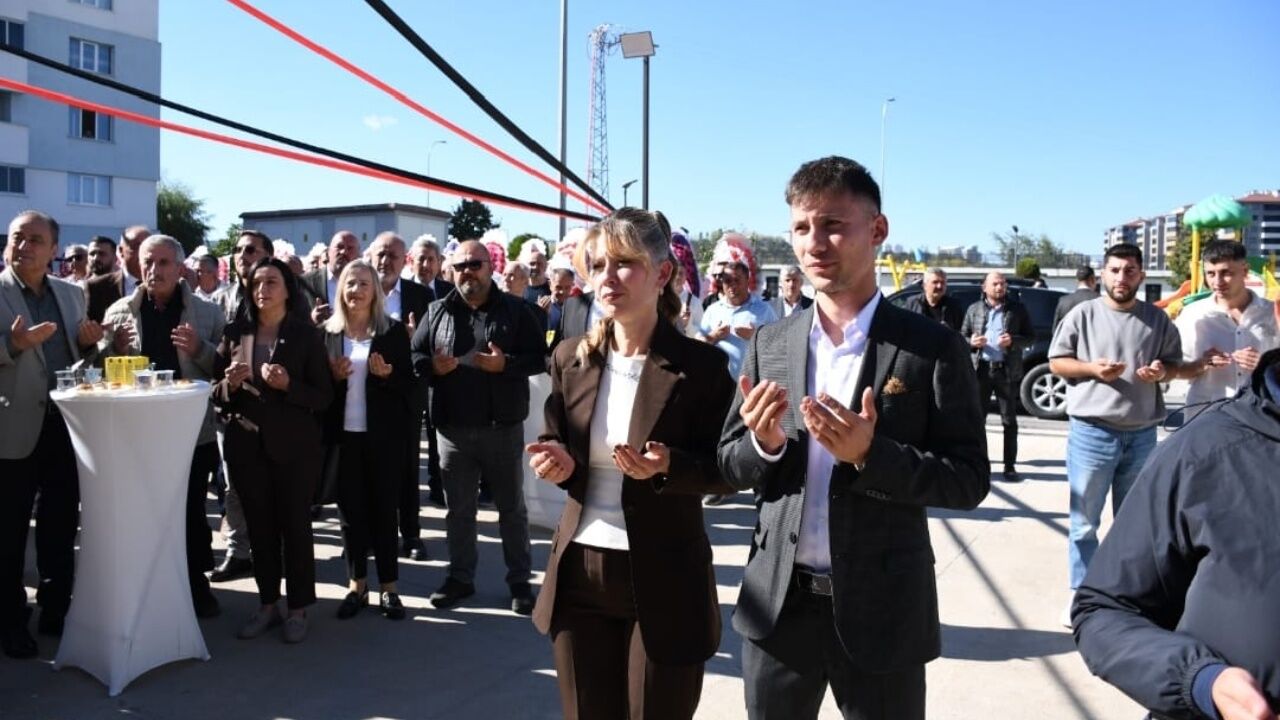Taşköprü Yolu Üzerinde Yeni Oto Yıkama Tesisi Açıldı 1