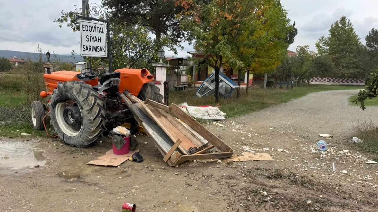 Taşköprü Yolunda Otomobil Traktöre Arkadan Çarptı 1 Yaralı (1)
