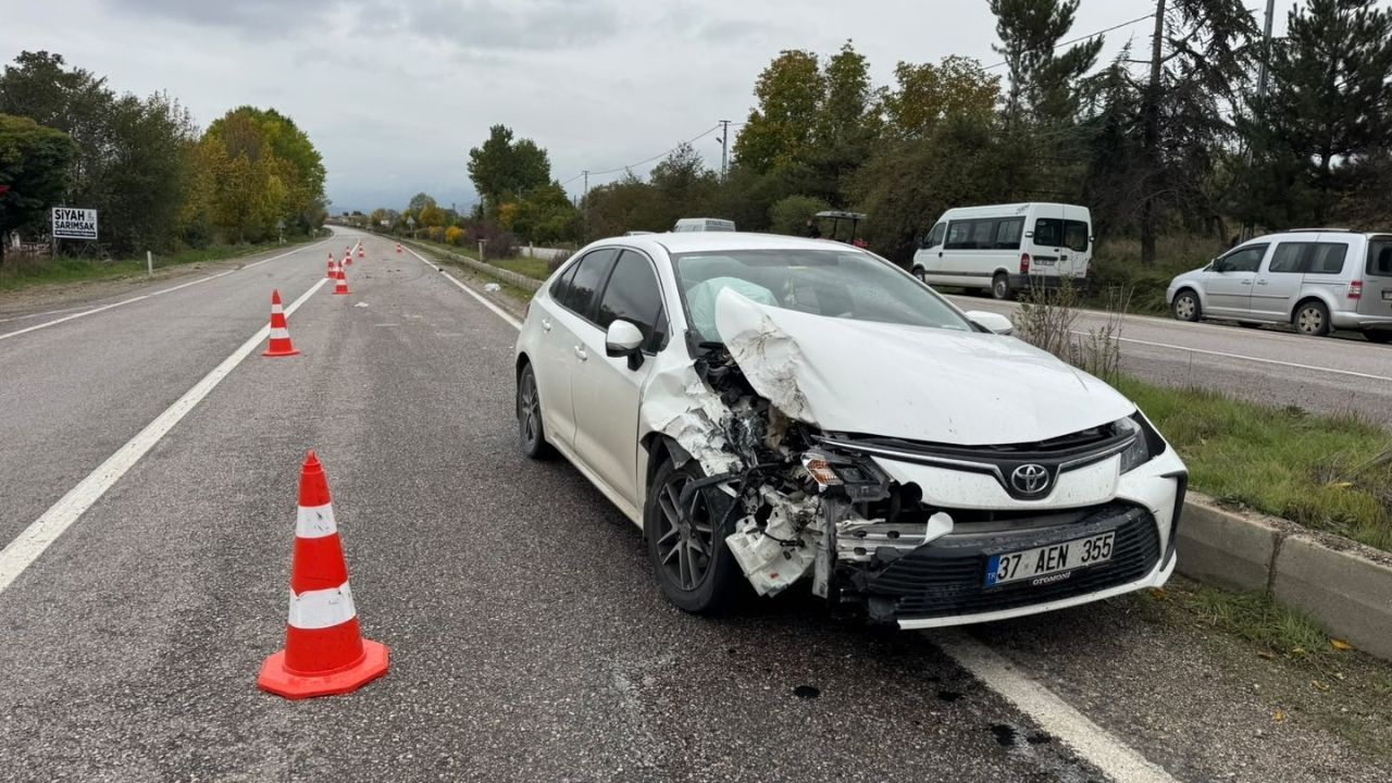 Taşköprü Yolunda Otomobil Traktöre Arkadan Çarptı 1 Yaralı (2)
