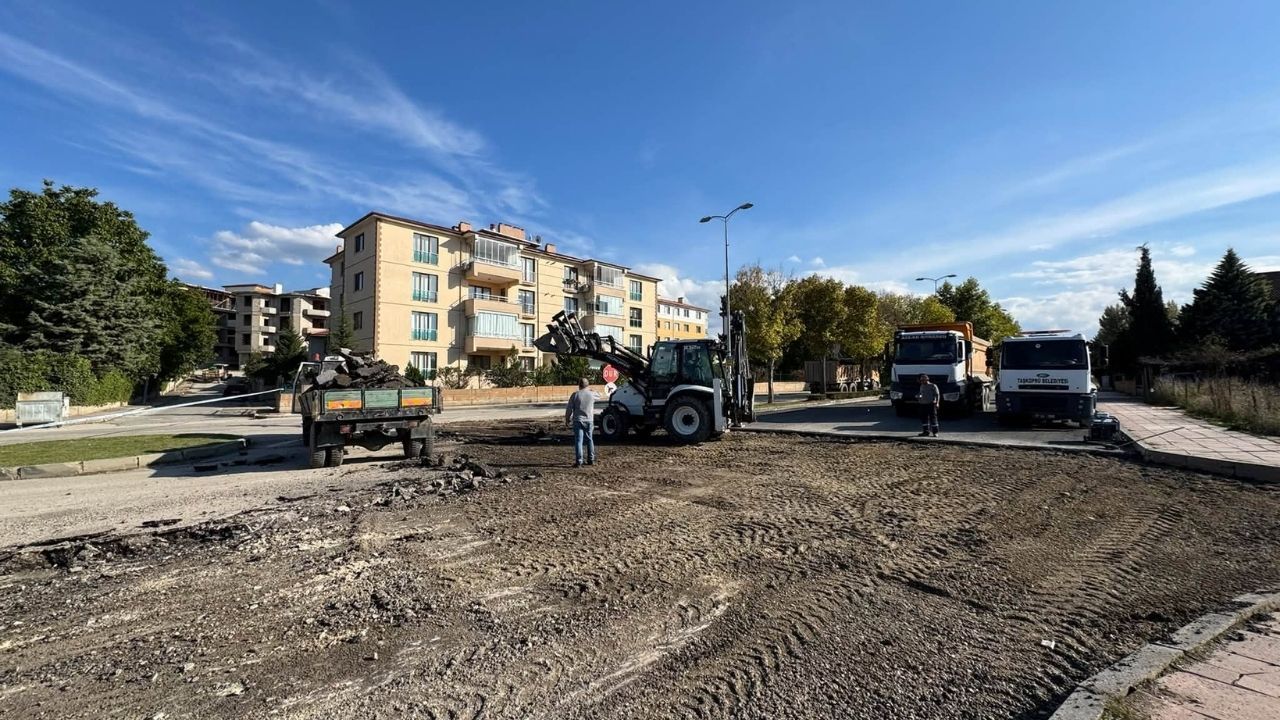 Taşköprü’de Asfalt Mesaisi Hız Kesmiyor! (1)