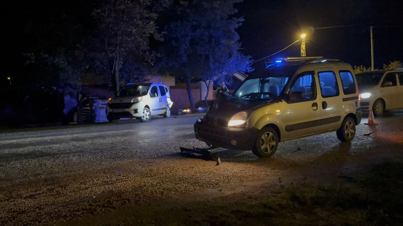 Taşköprü’de korkutan kaza! İki araç çarpıştı