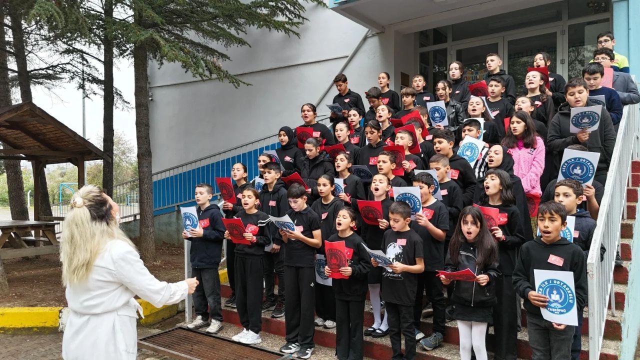Taşköprü'de Öğrenciler Cumhuriyet'in 103. Yılında Tek Ses Oldu! (6)