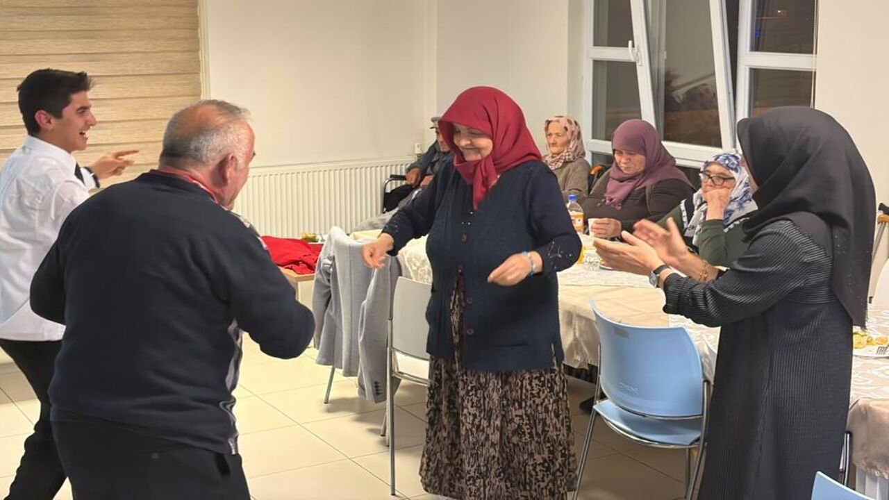 Tosya Yaşlı Pasta (3)