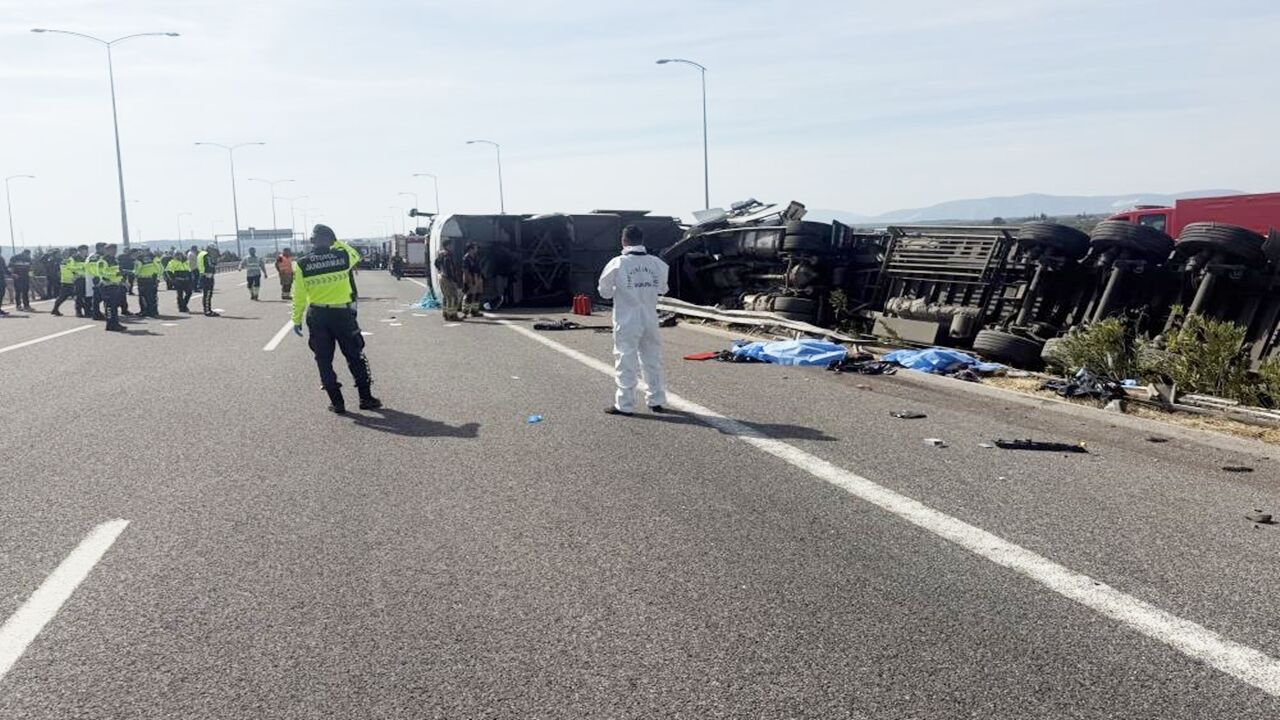 Türkiye Yasta 11 Ölü 37 Yaralı (3)