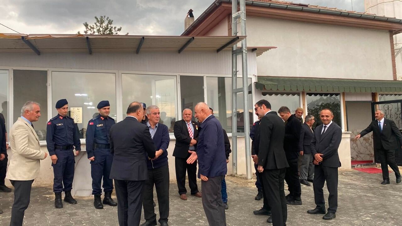 Vali Dallı, Taşköprü’de Vatandaşların Taleplerini Dinledi 1