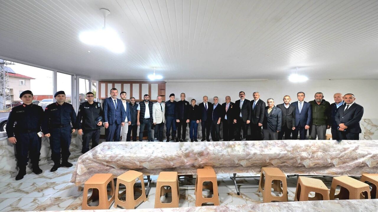 Vali Dallı, Taşköprü’de Vatandaşların Taleplerini Dinledi